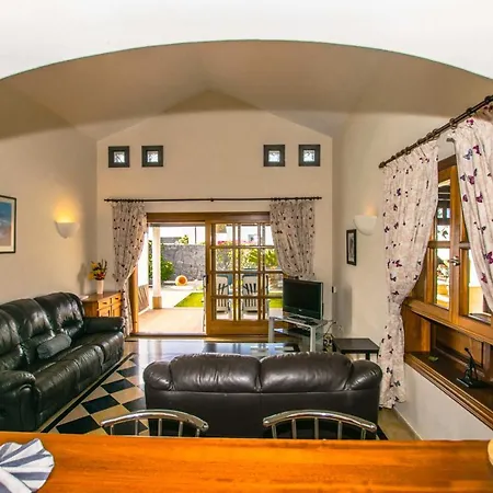 Βίλα 216 - Helena By Now Ltd *